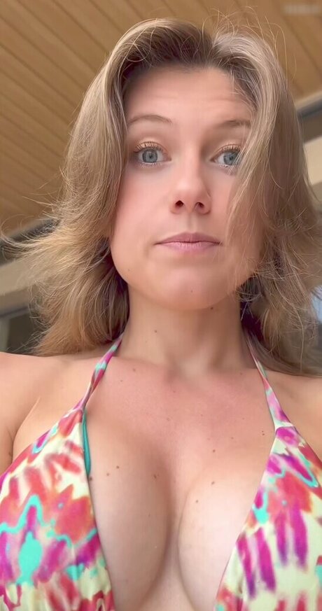 Mona Huygelen sex onlyfans