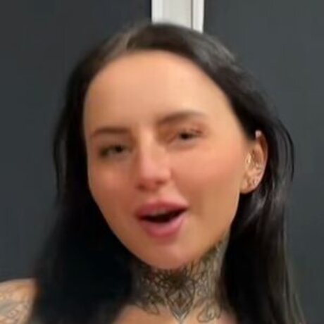 Layla Evans onlyfans content leaked