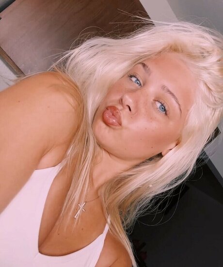 Adalyn Marsh onlyfans leak free