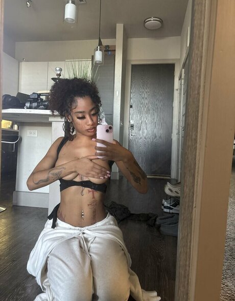 jellyfishlegend onlyfans strip tease