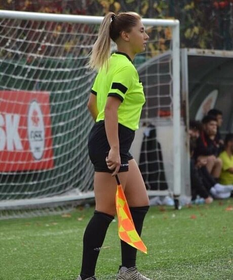 Elif Karaarslan onlyfans post