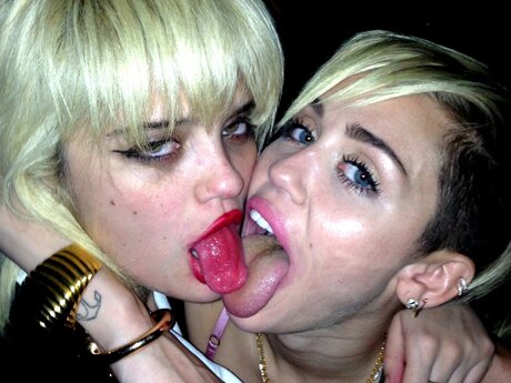 Sky Ferreira onlyfans naked leaks