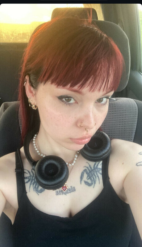 Seeyouinthemoshpitt leaked porn onlyfans