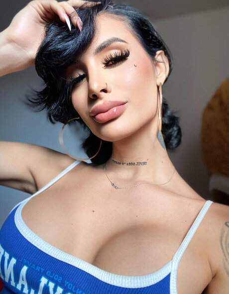 Mistress Sophia Neira onlyfans leajs