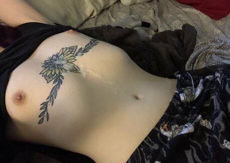 Riley Ramone onlyfans leajs