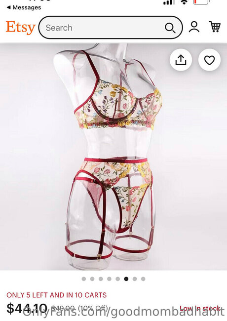 goodmombadhabit onlyfans model images