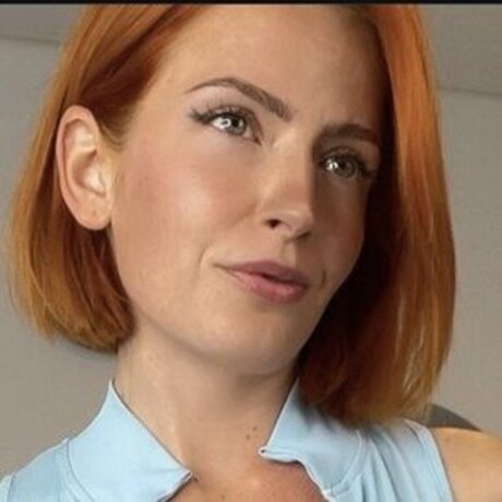 Hat jemand was von ihr_ onlyfans topless