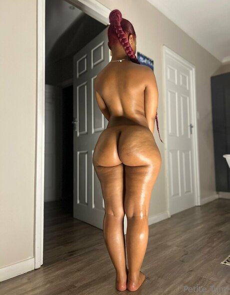 Petite Tumi onlyfans keak