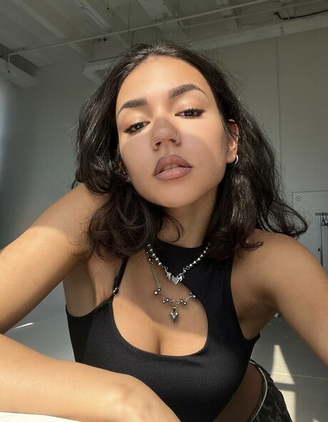 Yashankulova Profile pic