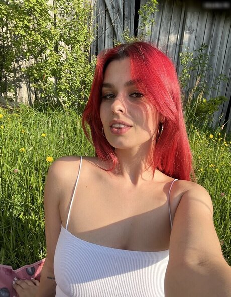 anna gazanis onlyfans model photo