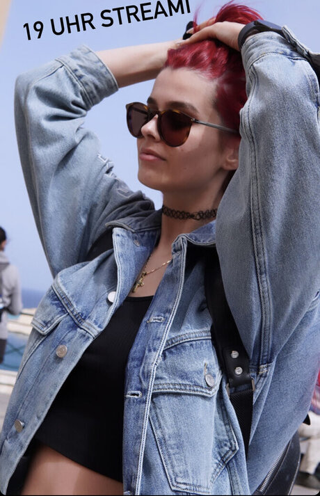 brunette milf onlyfans xxx self-portrait