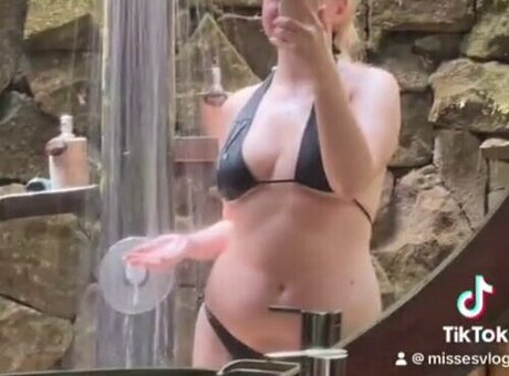 KellyMissesvlog onlyfans leak free