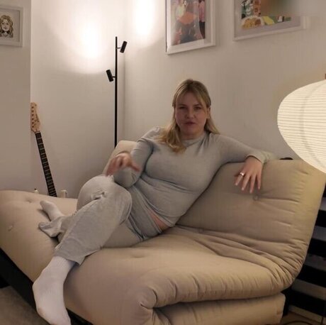 asian blonde onlyfans exclusive pics