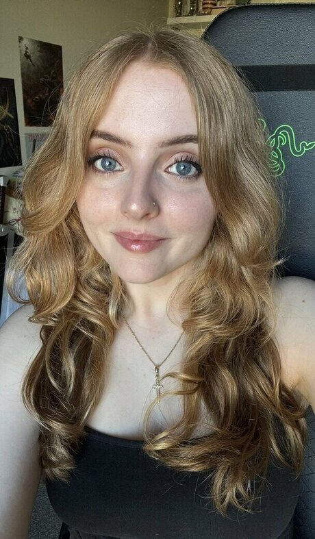 Krysttl onlyfans model