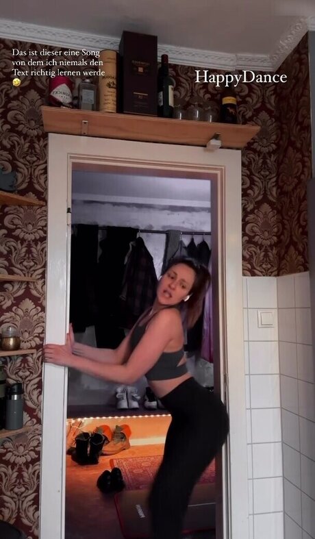 Regina Hixt onlyfans pics nude