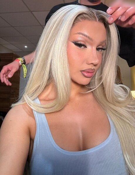 Shirin David onlyfans ass