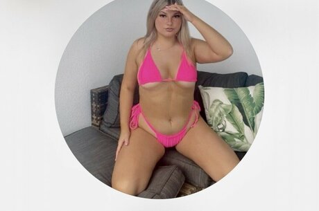 yourfavouritebrunette18 onlyfans leaked nudes