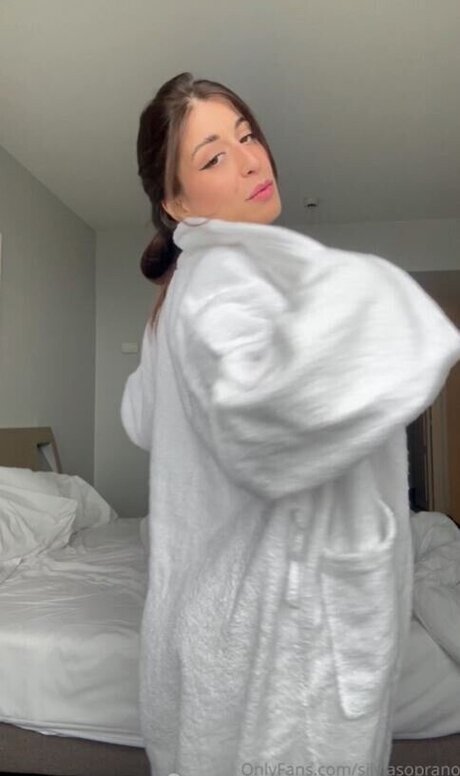 Silvia Soprano onlyfans strip tease