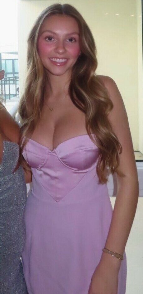 Mia Steele onlyfans lean