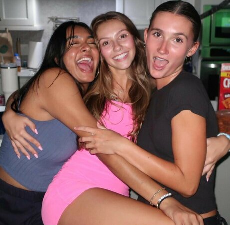 Mia Steele onlyfans leaked.