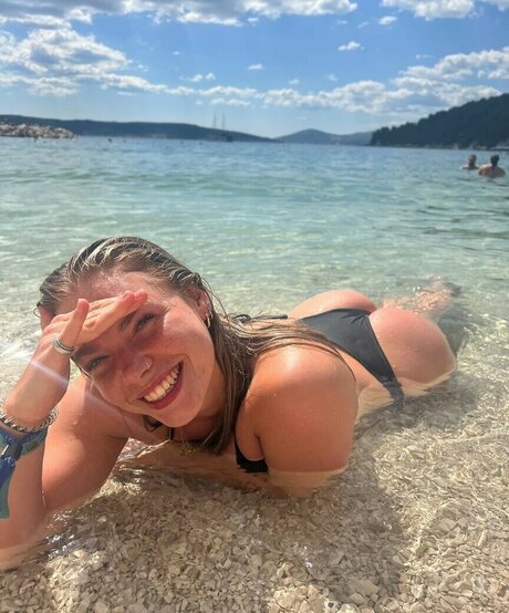 Izzy Swin onlyfans explicit content