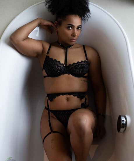 graefiin melanin free only fans