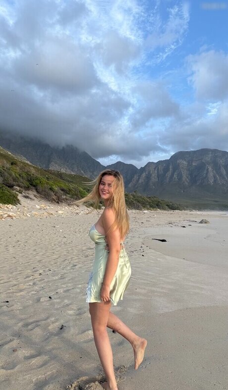 Sorayaeckes nude only fans