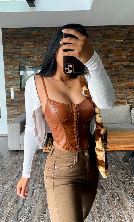 Nicole Schiebler onlyfans strip tease