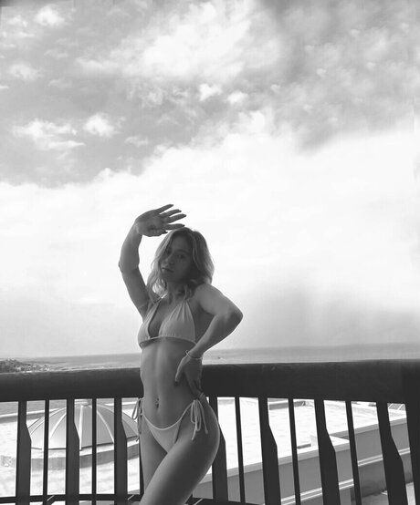 Ebrukzlyr only fans xxx