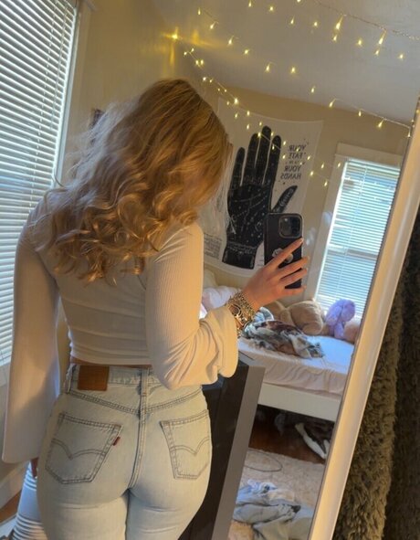 Lola Visage Profile pic