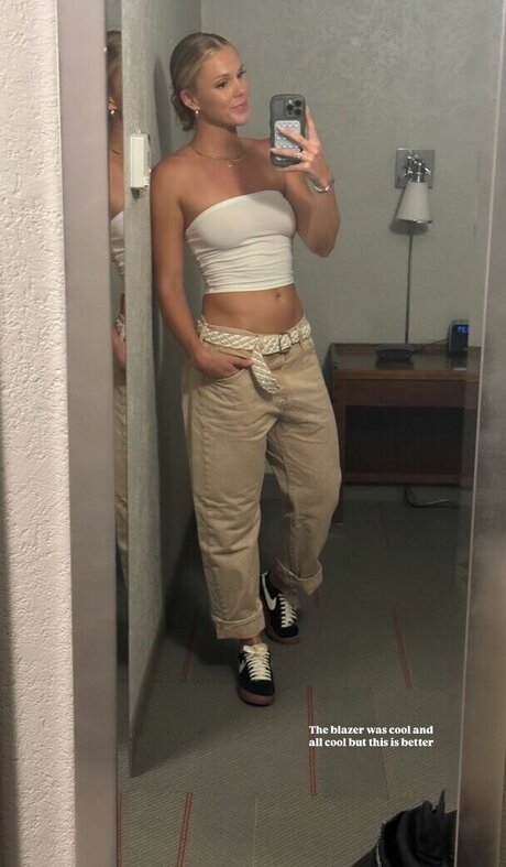 Cerise Taylor onlyfans striptease