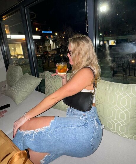 Cerise Taylor onlyfans strip tease