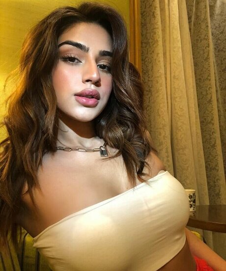 Pakhi Gadh onlyfans leaks.