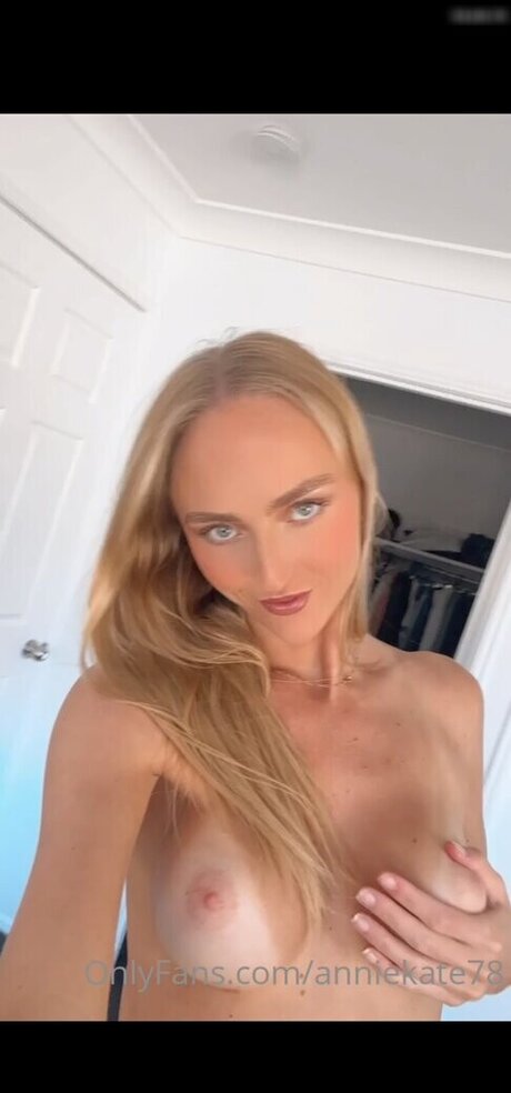 Annie Knight leaked only fans porn