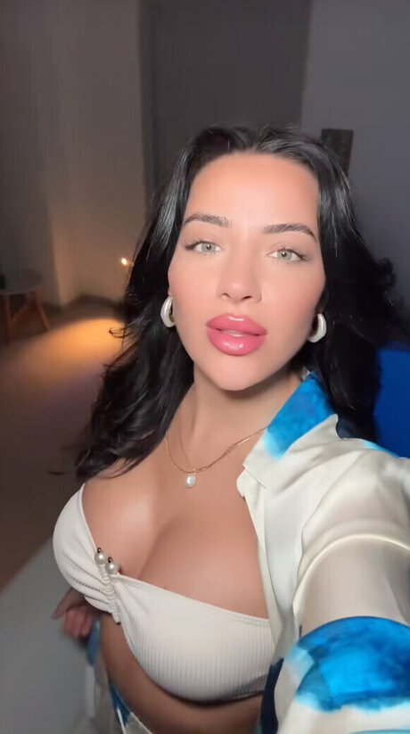 Leyla Lahouar onlyfans leak sex