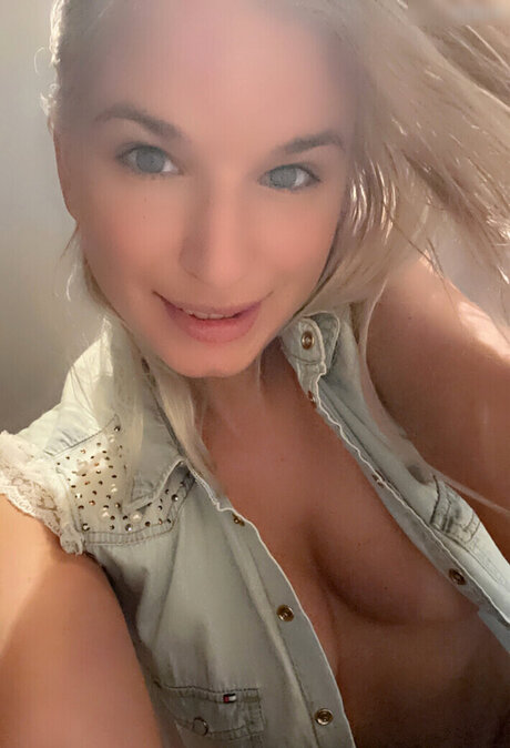 clarafoxxx leaked onlyfans photos