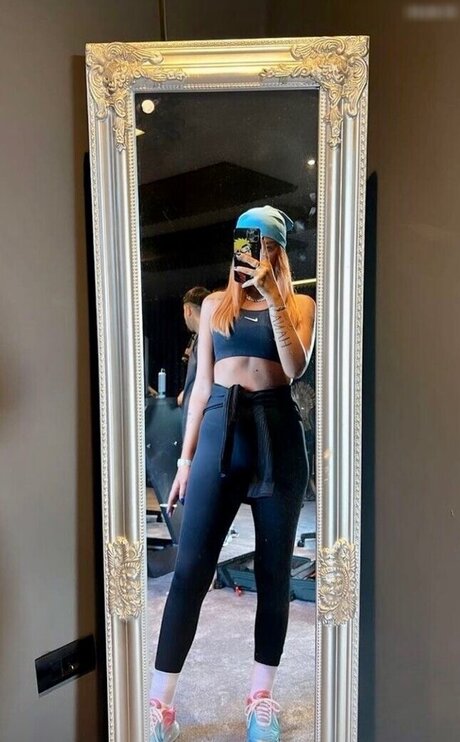 Loredana Zefi onlyfans free