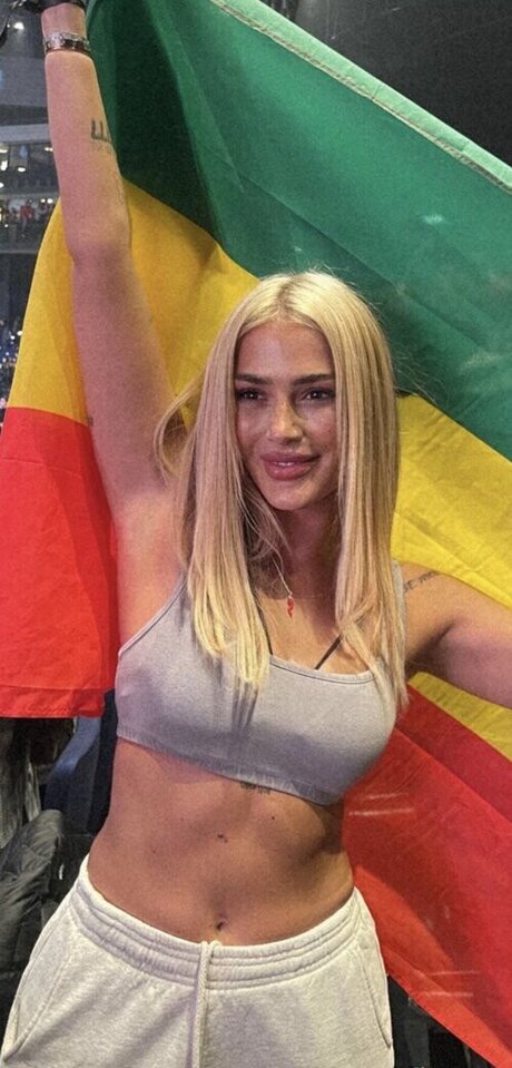 Loredana Zefi nude leaks onlyfans