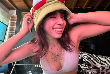 lauraac1 onlyfans nude