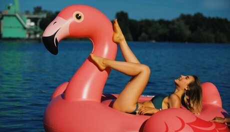 muscle girls onlyfans porno illustration