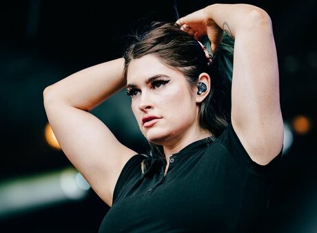 Courtney LaPlante onlyfans posts