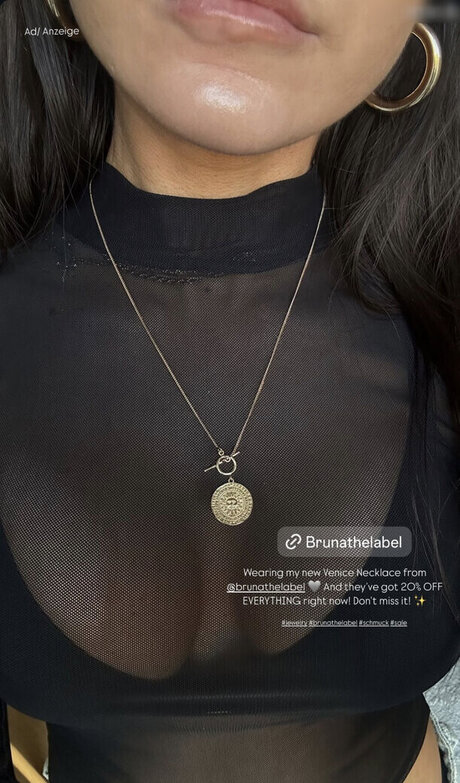 Merve zkan onlyfans model images