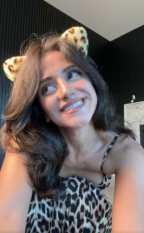 Melody Oz Profile pic