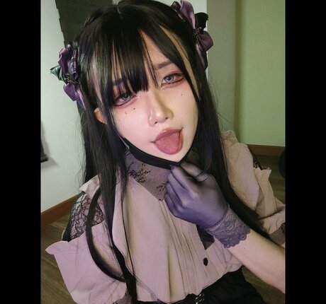 Hongbin topless onlyfans