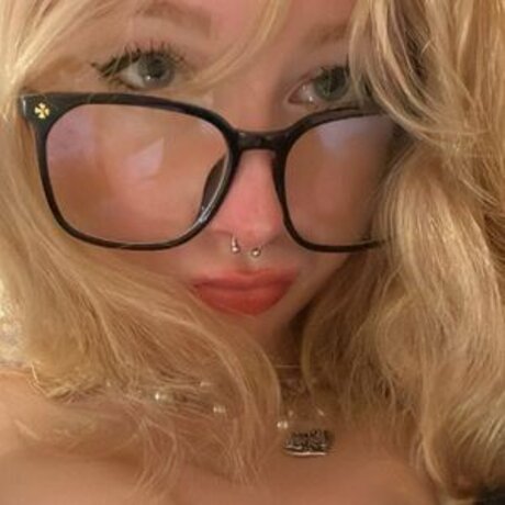 prettyemprinces onlyfans strip