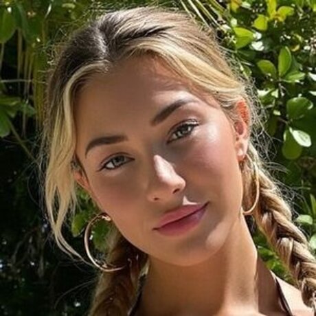 Bonnie Hart onlyfans model