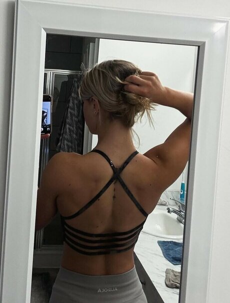 Lauren Creon onlyfans model