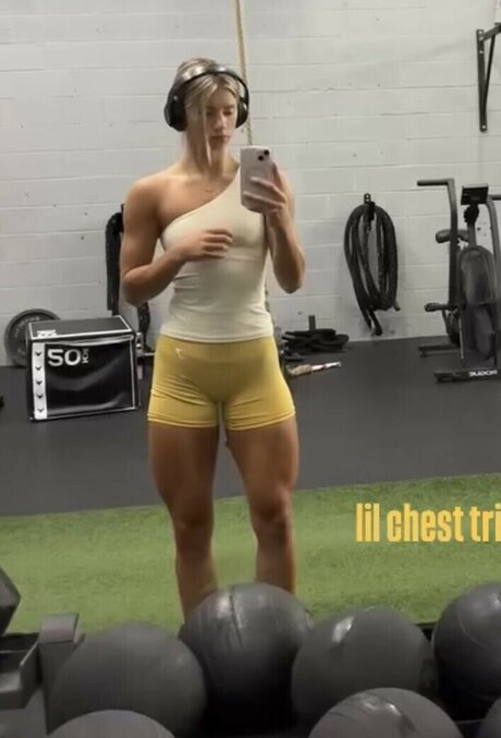 Lauren Creon onlyfans boobs