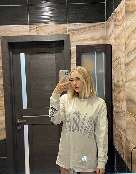 GloriaMatvien onlyfans leaked nudes