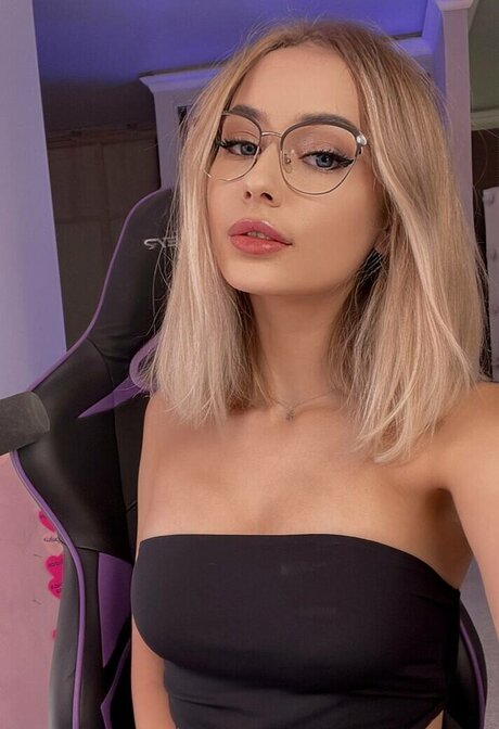 GloriaMatvien onlyfans leaked tits